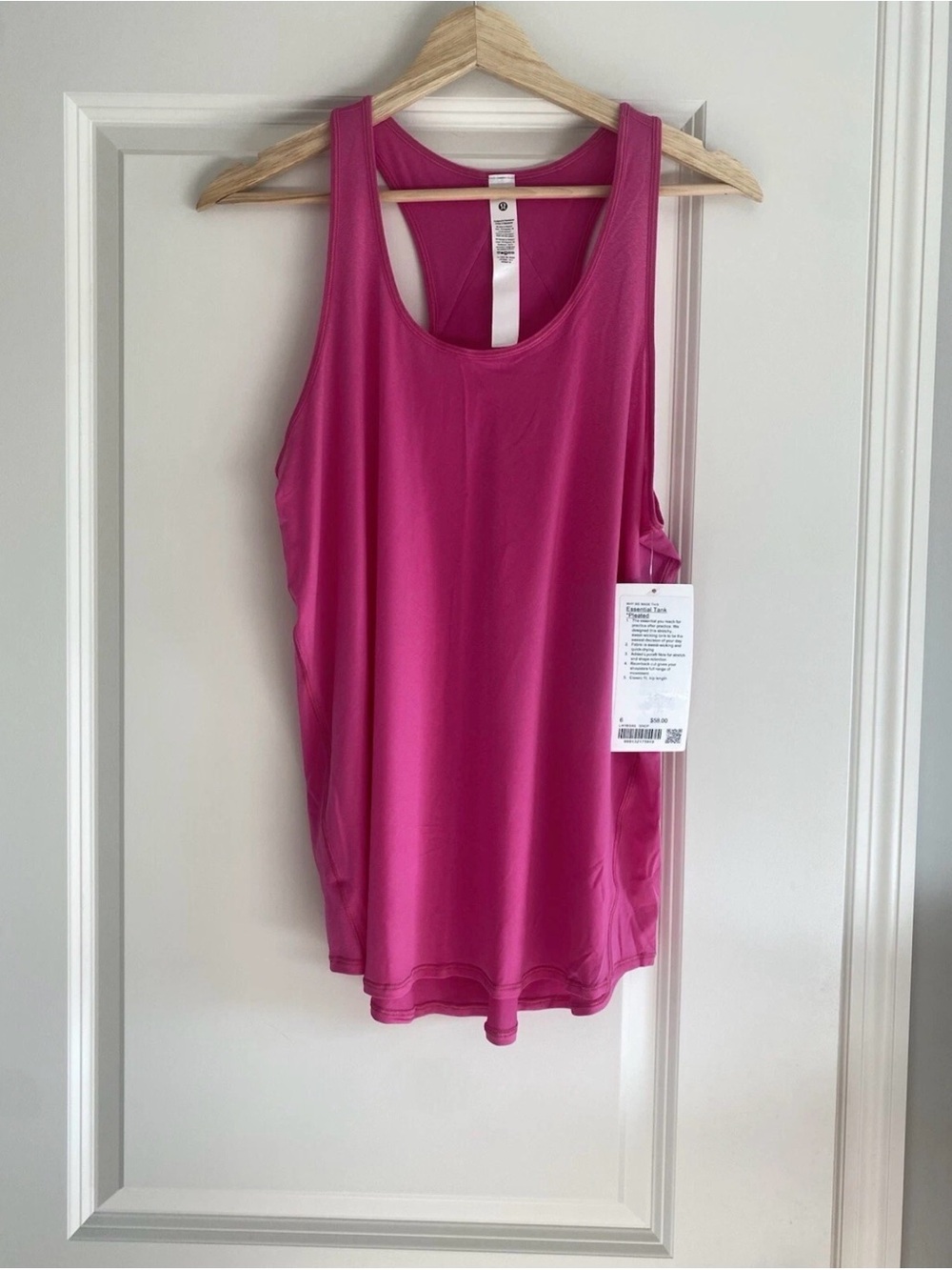 Lululemon Size 6 Essential Tank Pleated Sonic Pink SNCP New